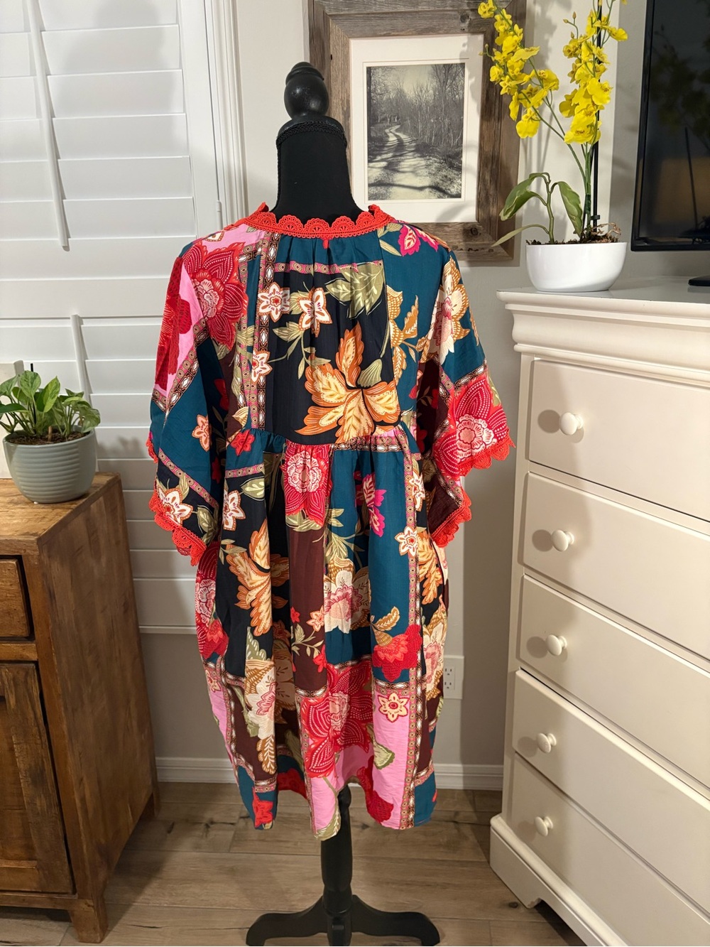 Umgee NWT Abstract Print V-Neck Mini Dress in Pink Mix, Large - Picture 2 of 8